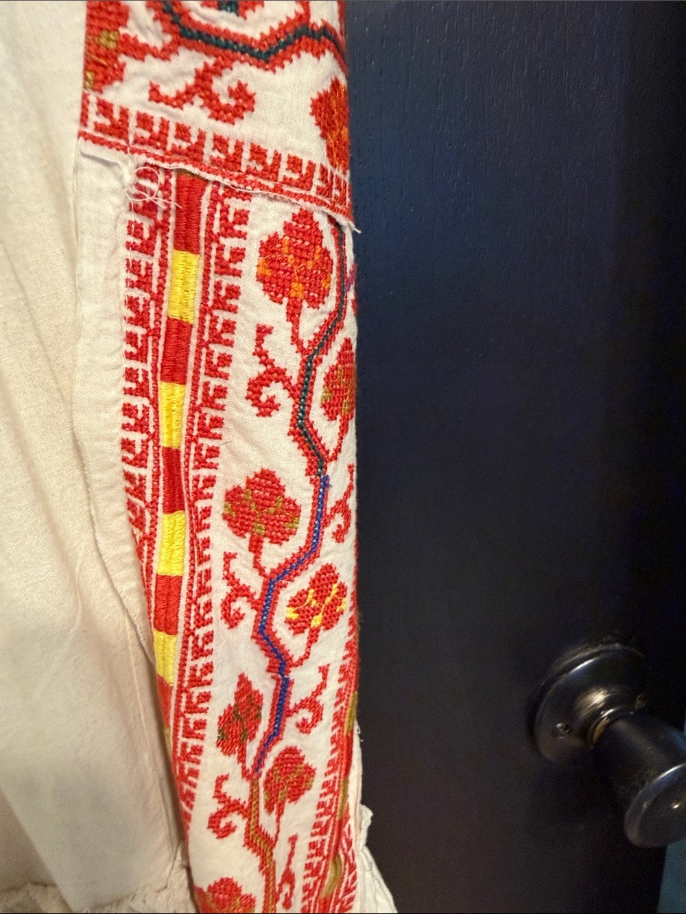 Free People BNWT Embroidered Ivory Peasant Top with Multicolor Trim - Picture 7 of 11